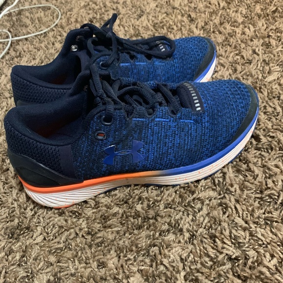 Boys under armour shoes size 5 - Picture 1 of 2